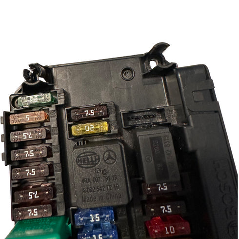 2008-14 Mercedes W204 C350 C300 Front SAM Fuse Relay Junction Box Assembly OEM