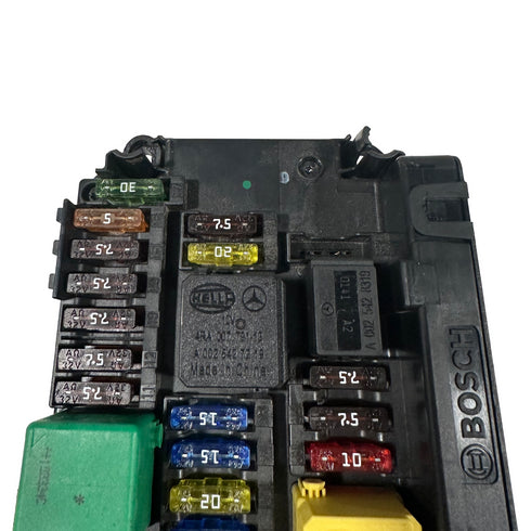 2008-14 Mercedes W204 C350 C300 Front SAM Fuse Relay Junction Box Assembly OEM